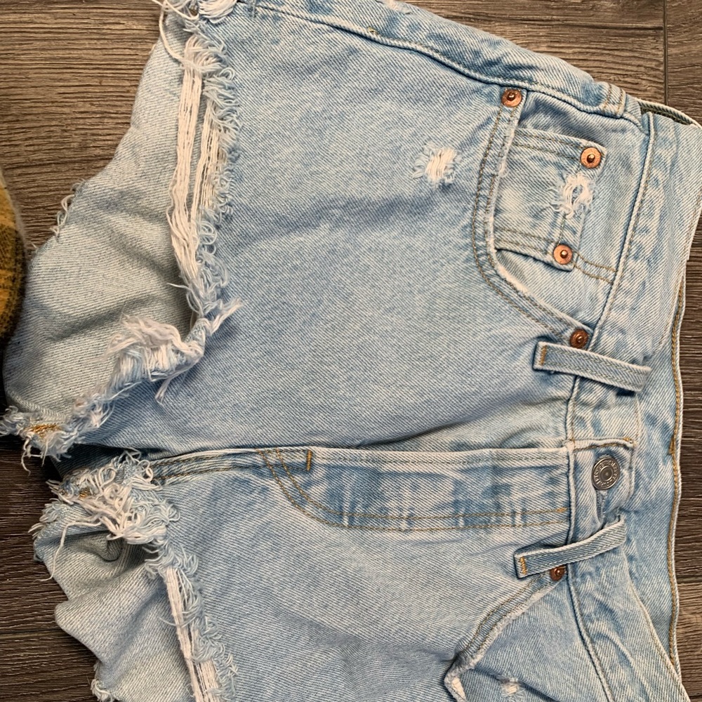 501 Levi’s shorts size 25